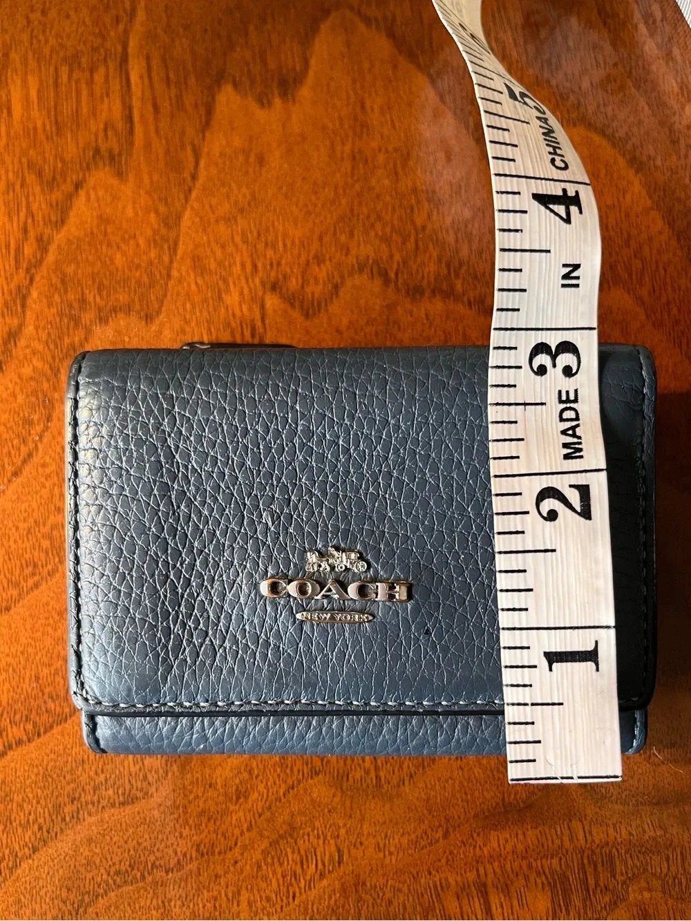 Coach Navy Blue Pebble Leather trifold wallet with coin zip! Silver hardware!